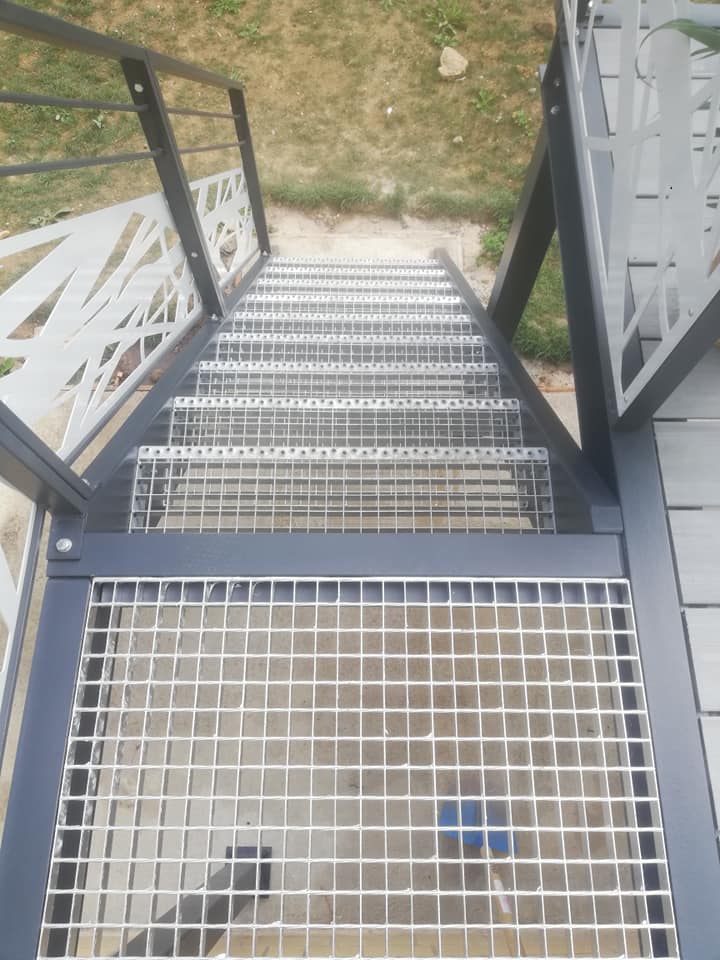 Escaliers métalliques